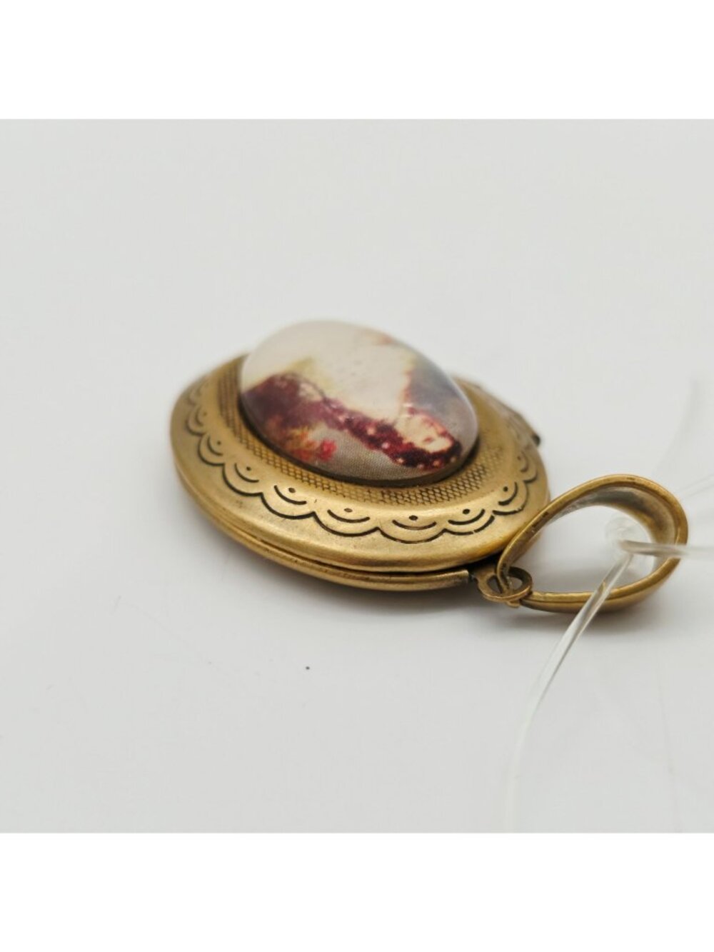 Vintage Antique Oval Brass Locket Pendant Victorian Portrait Insert Hinged - Picture 9 of 10